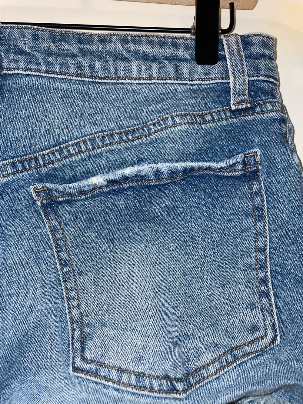 Kut From the Kloth Jane High Rise Short | Size 4 | Frayed Hem Distressed Shorts - Picture 6 of 8